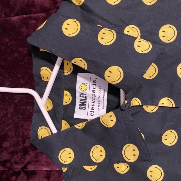 Smiley button up shirt - Picture 2 of 3
